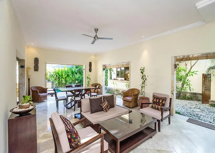Diana Bali 3 Bedrooms リゾート